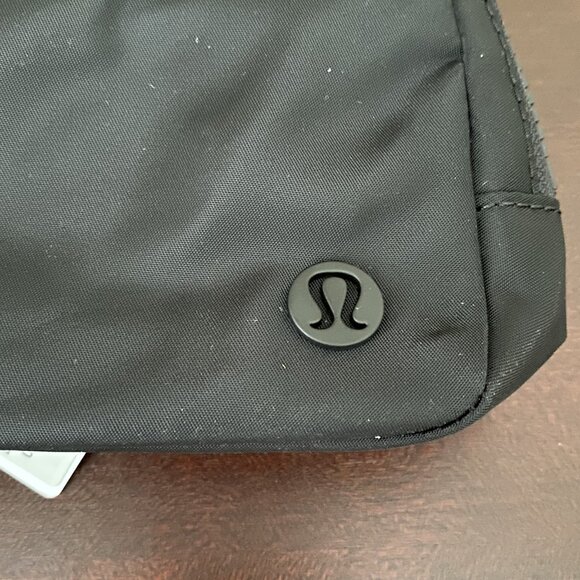 Lululemon Everywhere Belt Bag 1L NWT - Picture 8 of 13